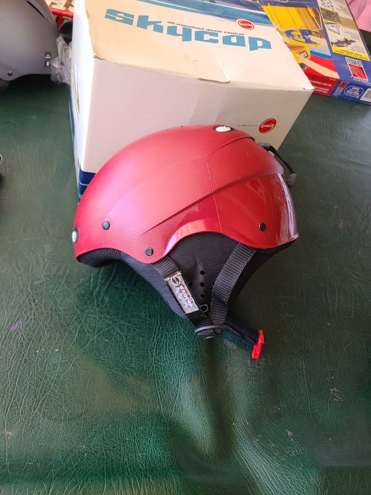 Skycap Helmet with goggles