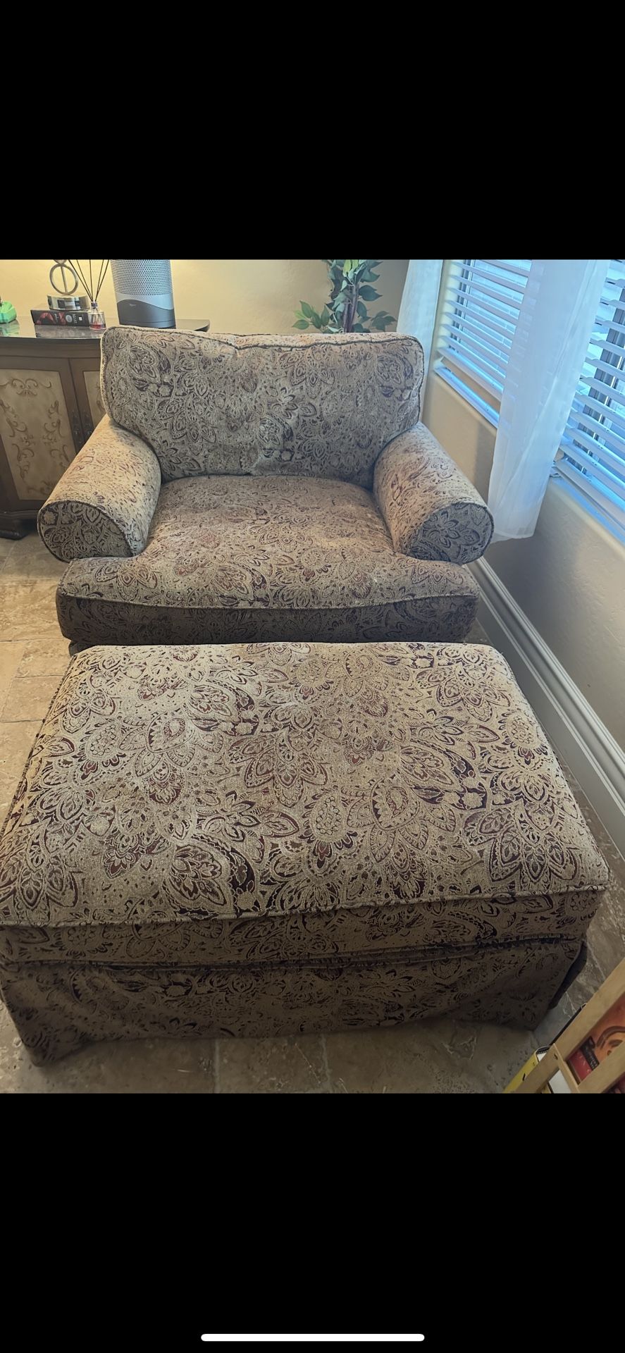 Oversized Love Seat and Ottoman Pattern Z Gallery