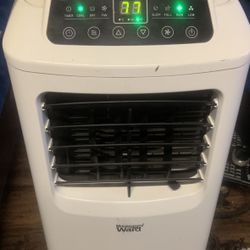 Portable AC Air conditioner By Montgomery Ward Only Used For 1 Month Like NEW