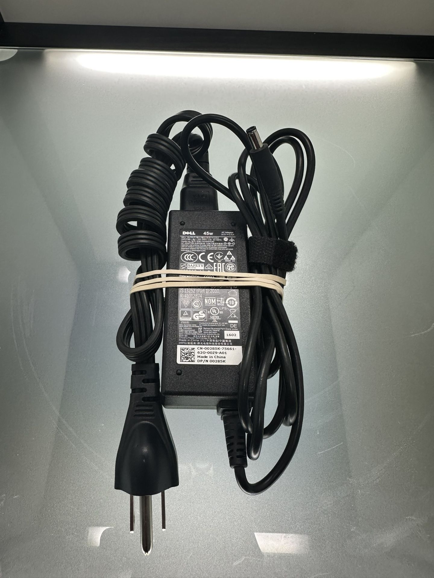 Dell 45w Ac Adapter (HA45NM140) - 19.5V/2.31A - Color: black