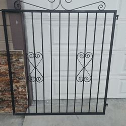 IRON GATE For Small Side House   Width 53 6 Feet Tall 