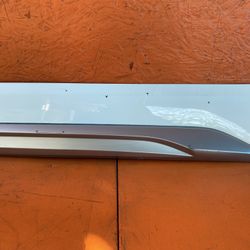 2018 - 2022 Audi Q5 Left Driver Side Rear Door Lower Molding OEM 80A853969