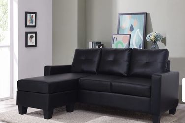 Titanic Ziva Sofa/Chaise in Black Faux Leather  (small tear in seam in back see pics) ❤️