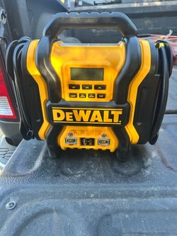 2000-Peak Amp Portable Jump Starter with Digital Compressor, USB and AC Power Bank - DXAEPS14