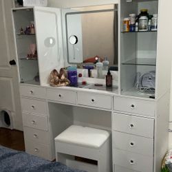 Make Up Vanity 