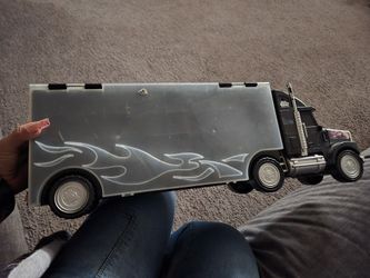 Trailer Truck Golds Cars Inside