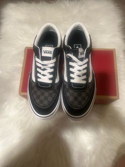 New in box Vans Men’s Black & Gray Checkerboard Old Skool Sneakers size 11