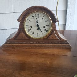 Mantle Clock Howard Miller