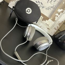 SOLO BEATS ~ SILVER ~ ON EAR HEADPHONES 