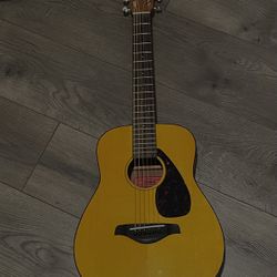 The image shows a Yamaha JR1 3/4 Size Acoustic Guitar