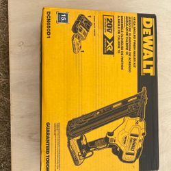 Dewalt   15 GA  Angle. Finish. Nailer. Kit. DCN650D1