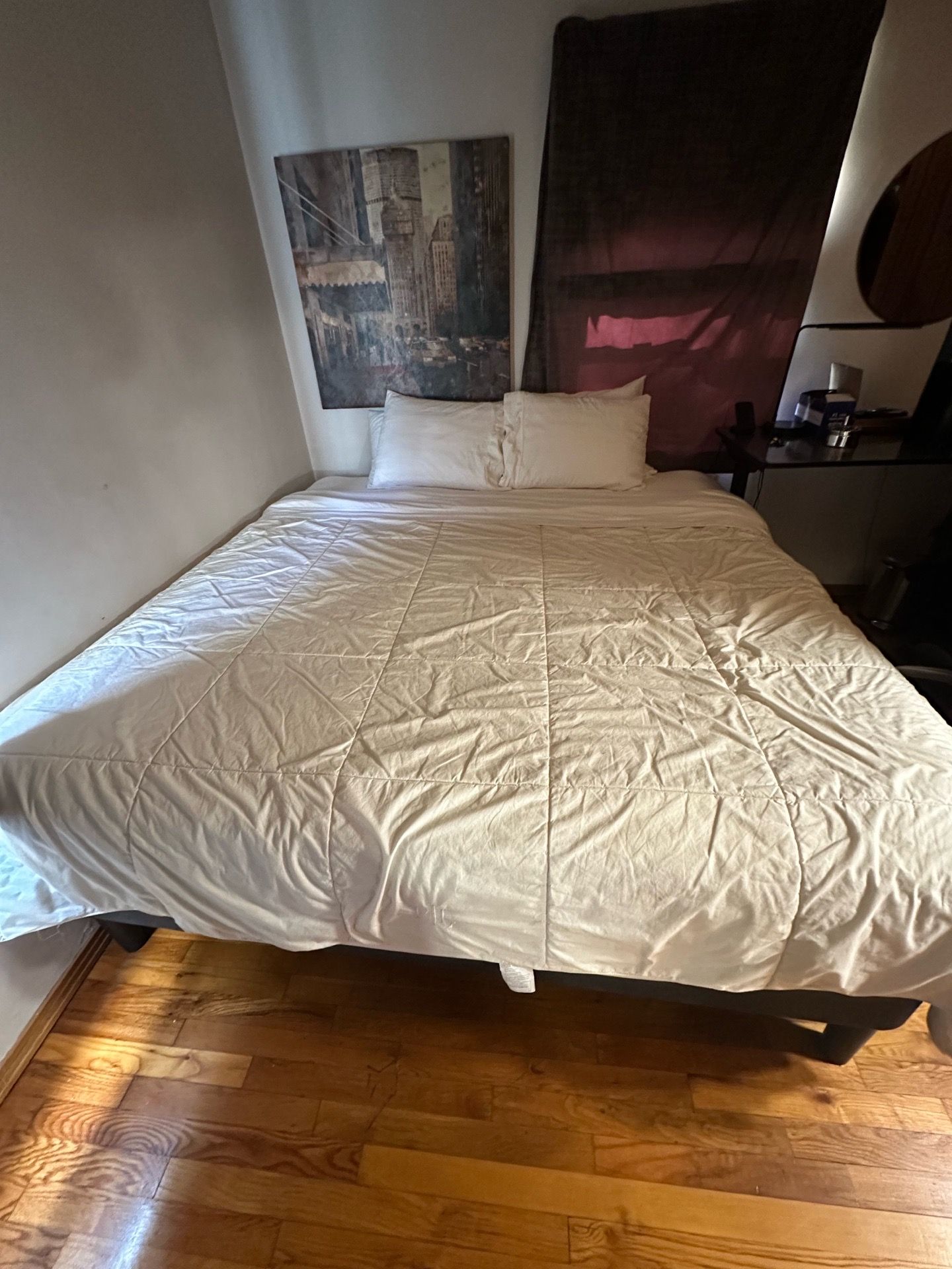 Dreamcloud hybrid King Mattress with Bed Frame like New $1000