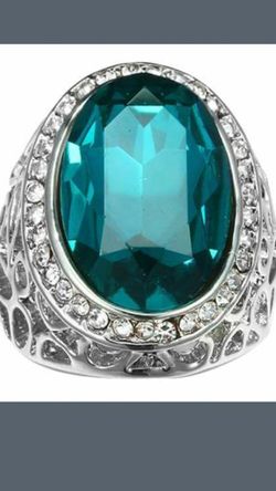 EMERALD LADIES RING STAMPED 925 STERLING SILVER SIZE 8