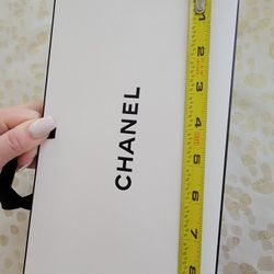 Chanel Box 