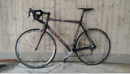 carbon fiber race bicycle