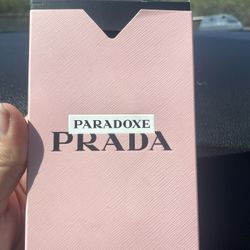 PARADOXE PRADA