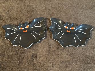 Set of 2 Black Bat Dinner/Snack Plates.  6” x 9.5”