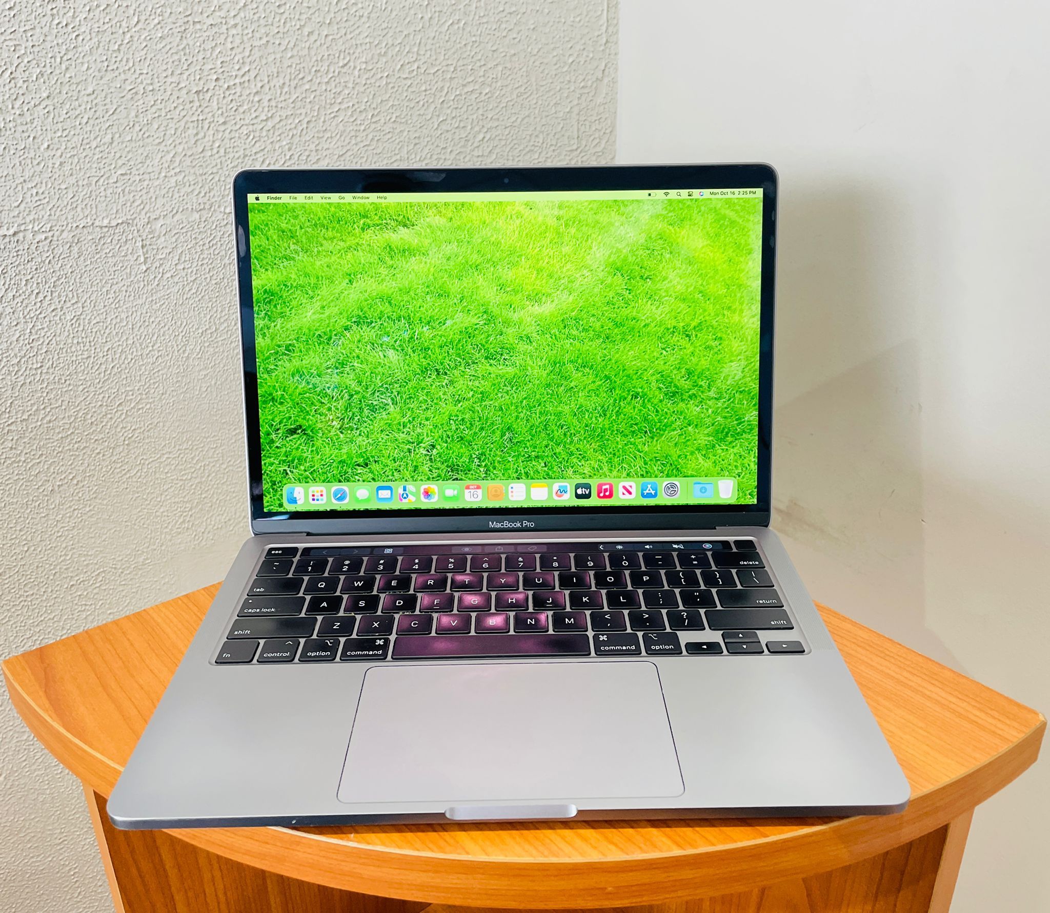 Apple MacBook Pro 2020 TouchBar QuadCore i7 32GB RAM 2TB