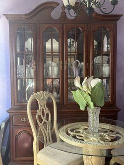 Beautiful China Cabinet With Lights