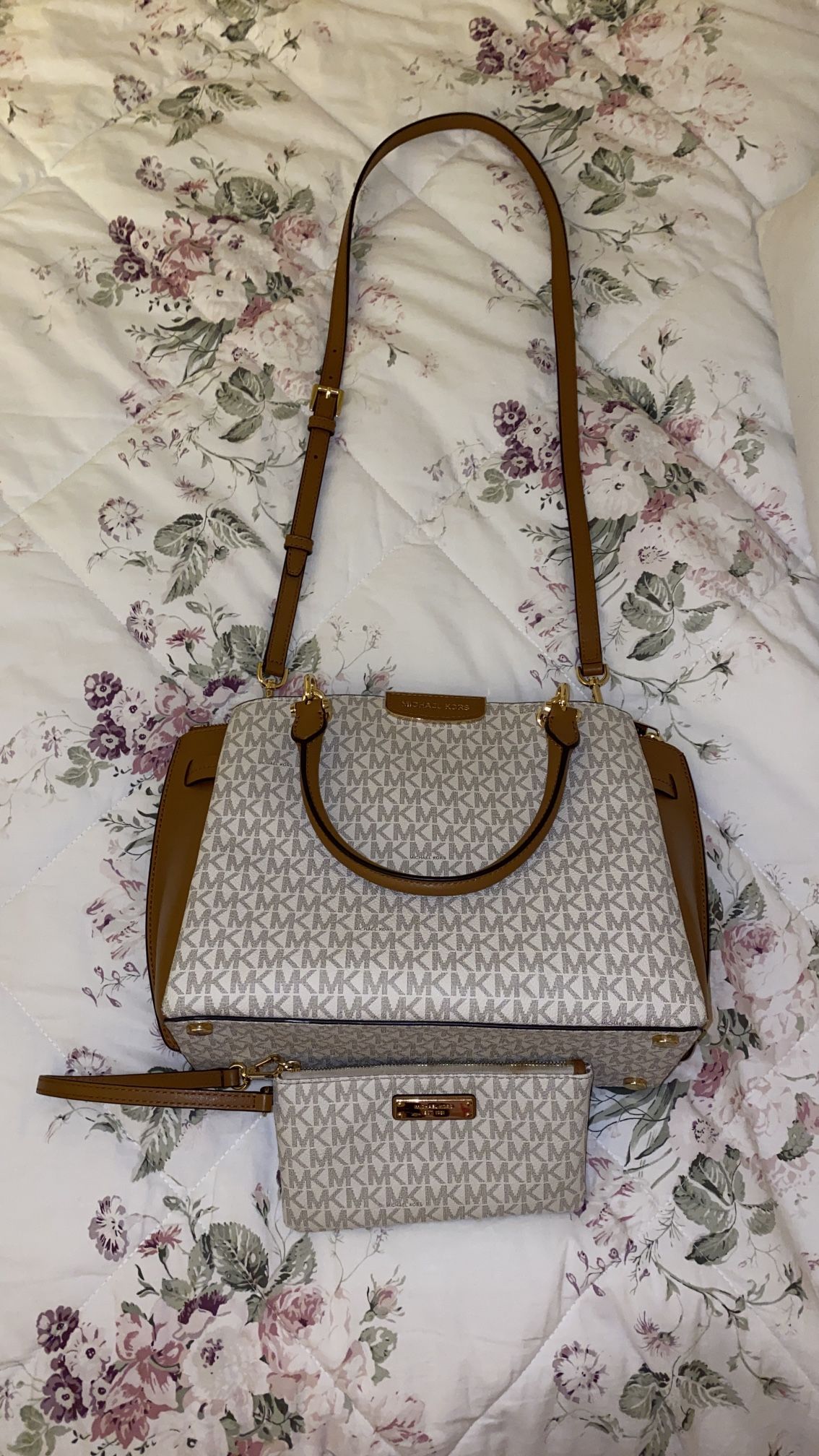 Michael Kors Purse And Matching Wristlet