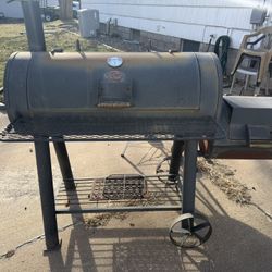 Char-Griller Smoker