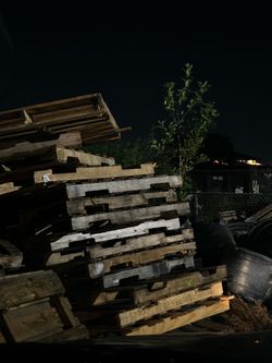 Lot of Used Wooden Pallets
