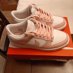 Nike Dunks Sz 5y/ Women's Sz 7