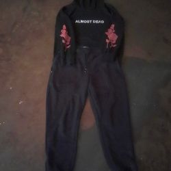 Large Almost Dead Hoodie With Medium Kenneth Cole Joggers 