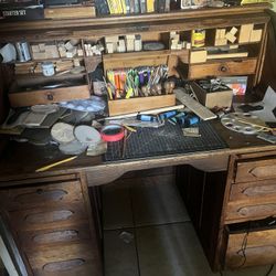 Antique Desk $1
