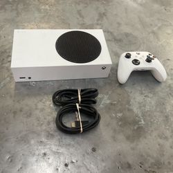 Microsoft 1883 xbox series S w/cords