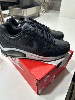New Nike Air MAX Command Size 8