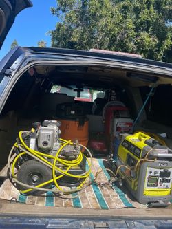 1996 Chevrolet Suburban con todo incluido muy bien equipada para que comiense tu propio negocio d carwash adomisilio i por tu cuenta