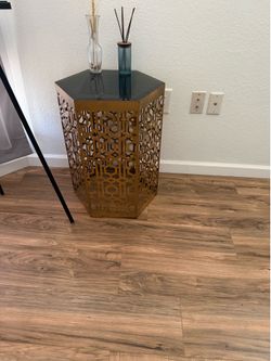 Hexagon side/coffee table