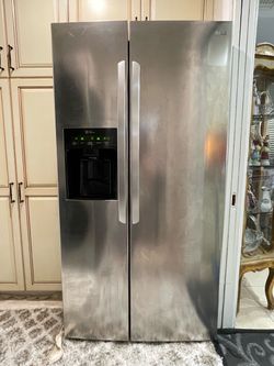 LG Side by Side Ice Maker Refrigerator🌷