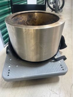 Smokeless fire pit
