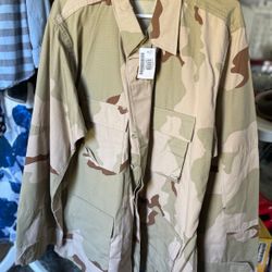 US Army Military Combat Coat Men's Large-Long In Desert Camouflage Pattern, NEW! NWT