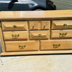 Cajonera De Pura Madera Real  En Modesto