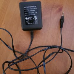 AC/DC adapter