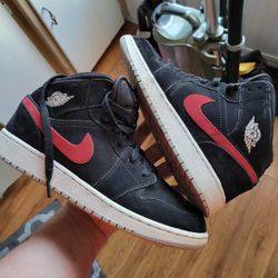 Jordan 1 Mids Size 7