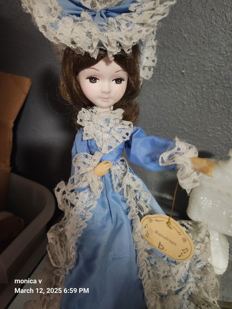 vintage musical dolls /antiguas muñecas musicales