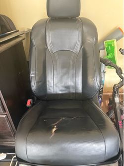 Lexus RX 350 Driver Seat