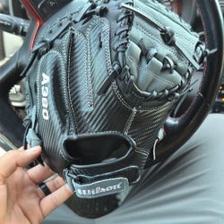 New Wilson Catchers Mitt