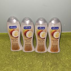 4 Softsoap Exfoliating Scrub Coconut Butter Scent  20oz