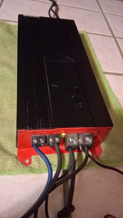 DS 18 3600 WATT BASS AMP NO BASS KNOB