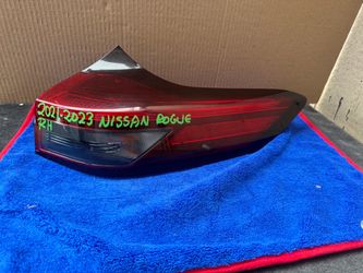 2021 2022 2023 NISSAN ROGUE RIGHT SIDE TAIL LIGHT OEM USED