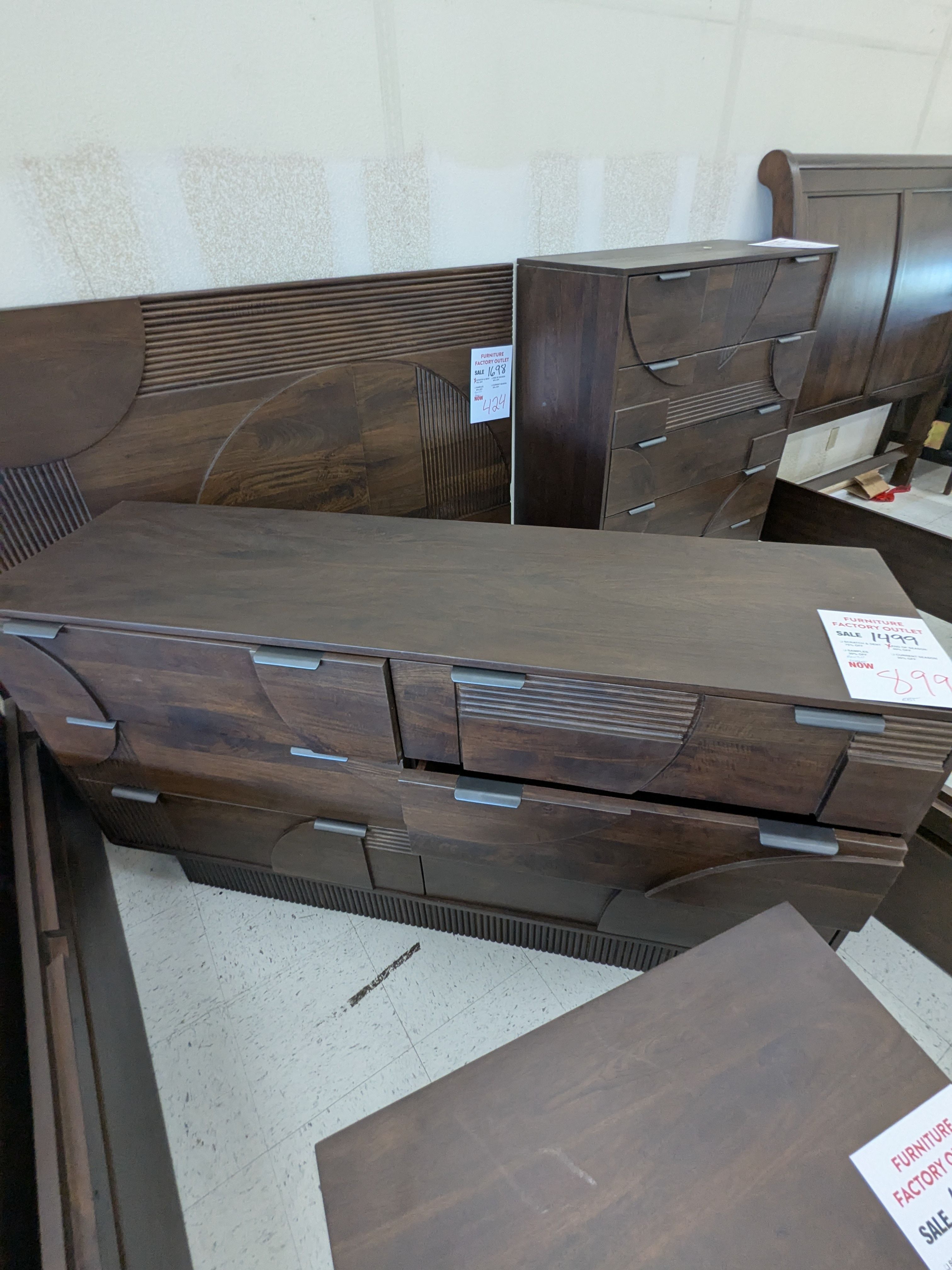 Renzo Dresser
