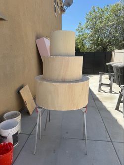 Merch pedestal