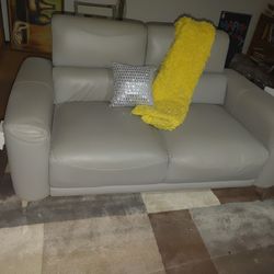 Love - Loveseat