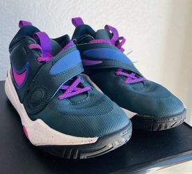 Kids Nike Basketball Shoes. Size 5 Girls