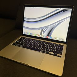 MacBook Pro 13” Apple M1 8GB RAM 256GB SSD Like New Condition